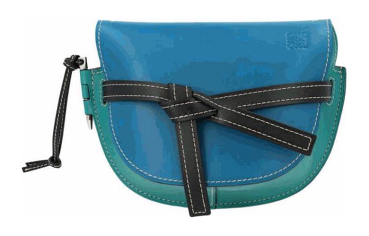 LOEWE Сумка через плечо маленькая женская из мягкой кожи с бантом
LOEWE Сумка через плечо маленькая женская из мягкой кожи с бантом