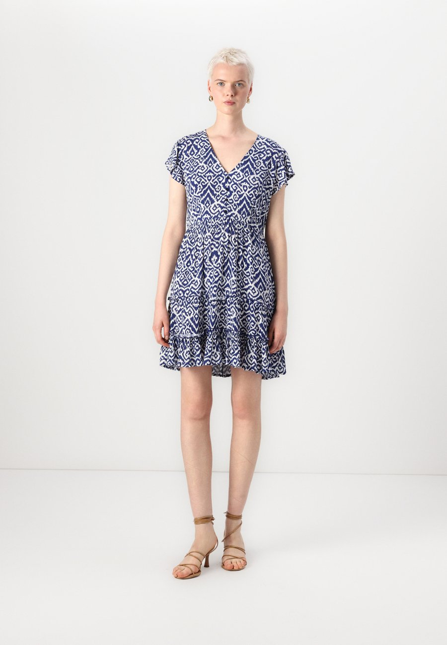 Платье ONLY ONLCLAUDETTE LIFE MINI DRESS, Ombre Blue/Claudette/Dark Blue
Платье ONLY ONLCLAUDETTE LIFE MINI DRESS, Ombre Blue/Claudette/Dark Blue