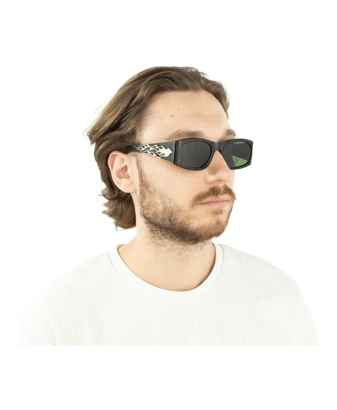 Солнцезащитные очки «Огненная черепаха» Pleasures, черный
Солнцезащитные очки «Огненная черепаха» Pleasures, черный