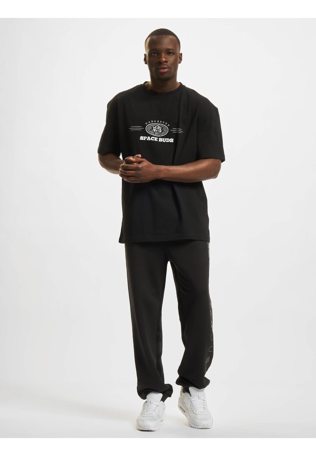 Спортивные штаны DANGEROUS DNGRS IDENTITY Dangerous DNGRS, черный
Спортивные штаны DANGEROUS DNGRS IDENTITY Dangerous DNGRS, черный