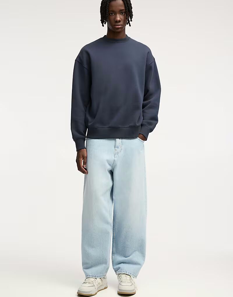 Джинсы свободного кроя Pull&Bear светло-голубого цвета
Джинсы свободного кроя Pull&Bear светло-голубого цвета