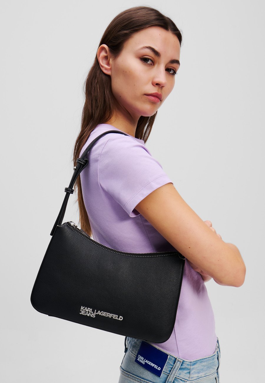 Сумка Karl Lagerfeld Jeans LOGO SHOULDER BAG, Black
Сумка Karl Lagerfeld Jeans LOGO SHOULDER BAG, Black