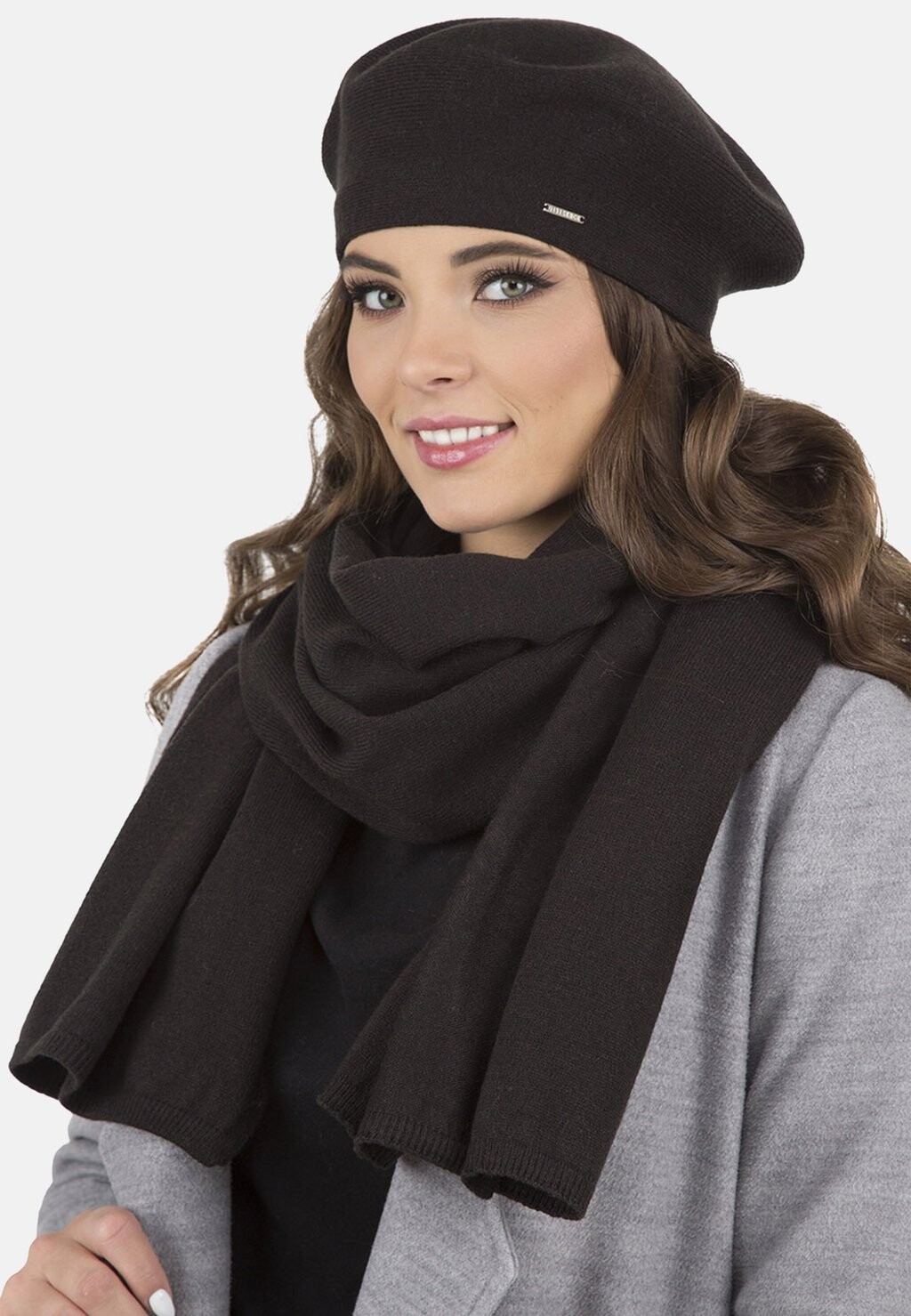 Шапка 7005 BERET AND SCARF SET Vivisence, цвет black
Шапка 7005 BERET AND SCARF SET Vivisence, цвет black