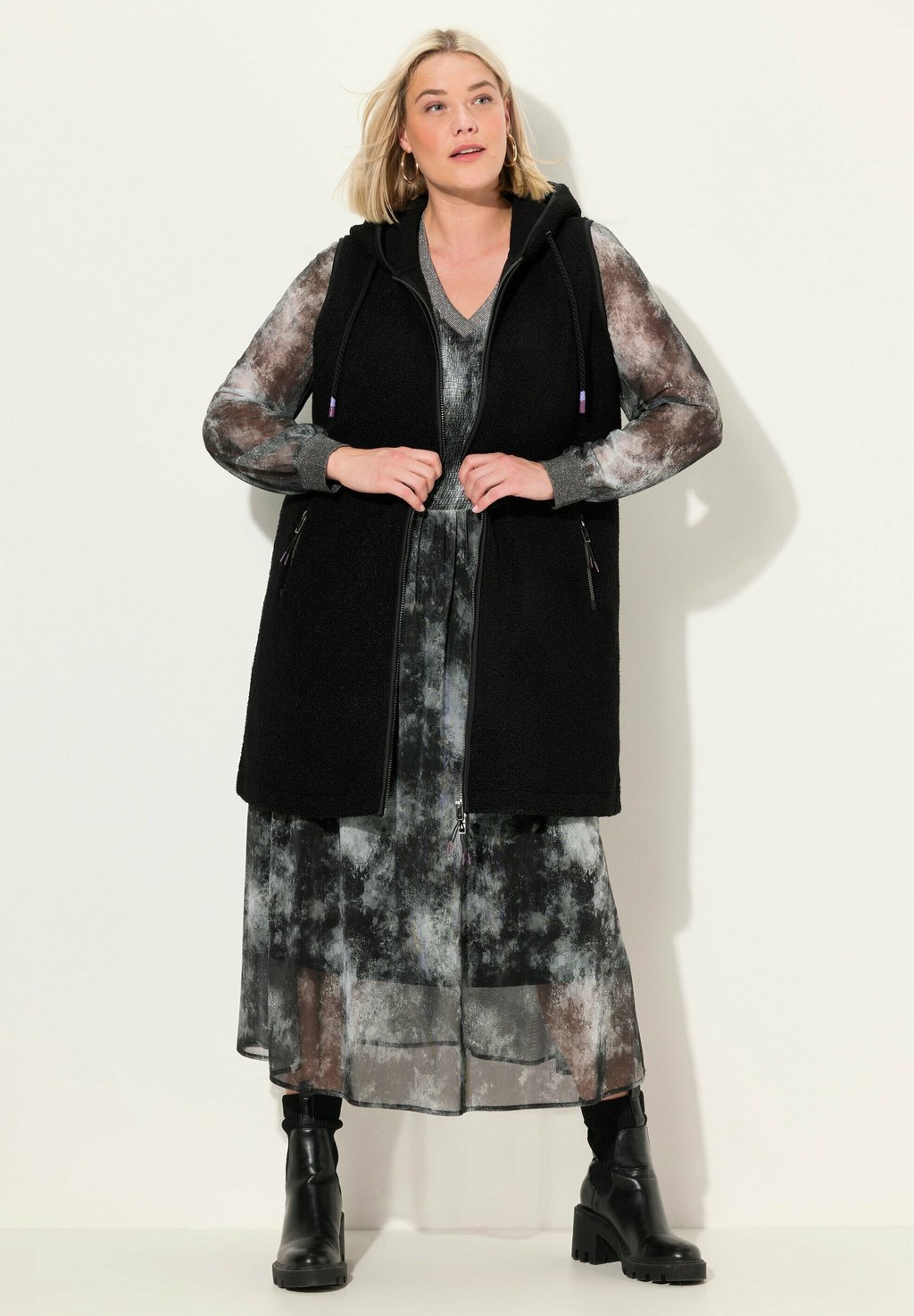 Жилет Ulla Popken, черный
Жилет Ulla Popken, черный