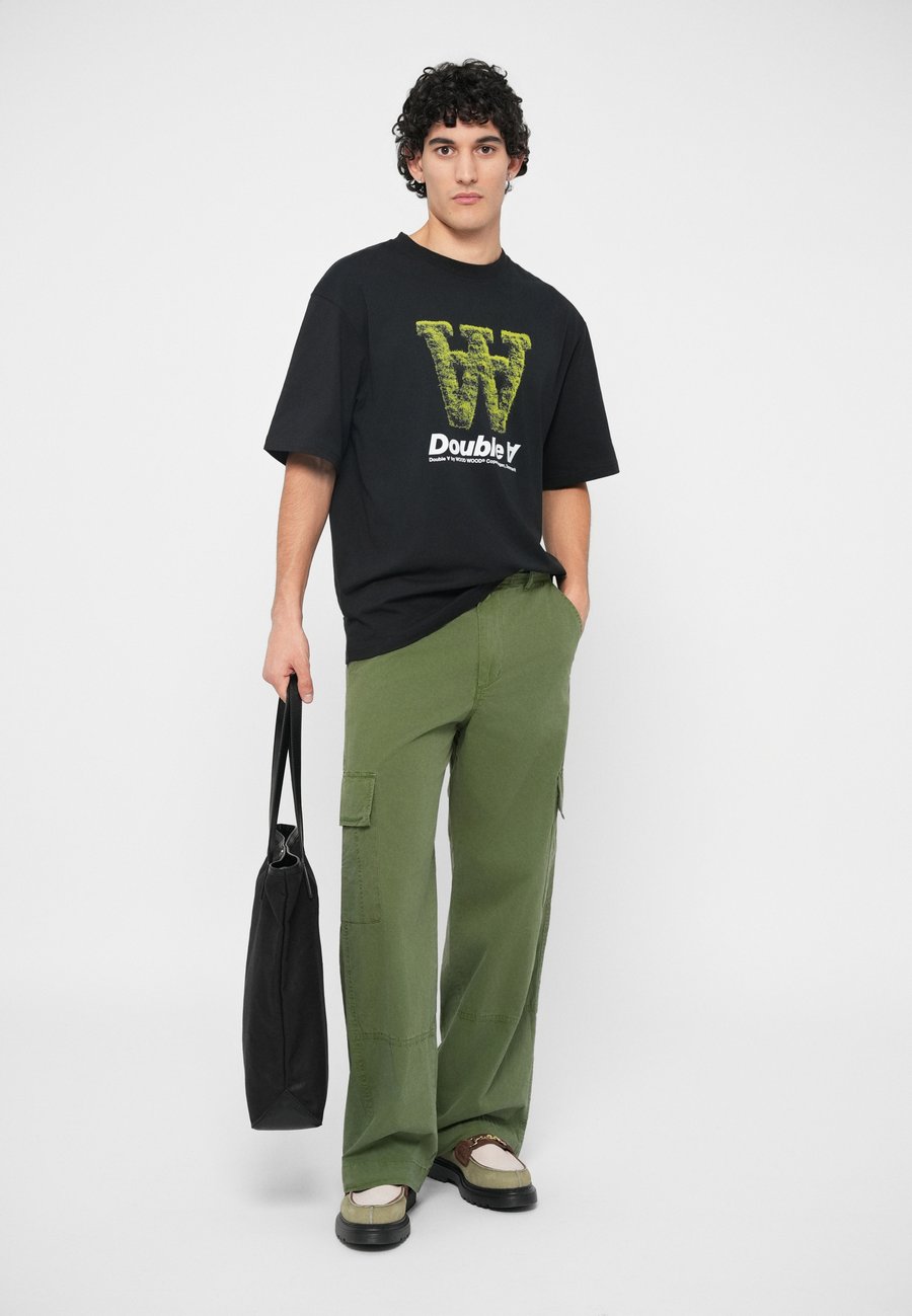 Футболка DOUBLE A BY W.W. LIAM TEE MOSS UNISEX, Black, Черный, Футболка DOUBLE A BY W.W. LIAM TEE MOSS UNISEX, Black
Футболка DOUBLE A BY W.W. LIAM TEE MOSS UNISEX, Black, Черный, Футболка DOUBLE A BY W.W. LIAM TEE MOSS UNISEX, Black