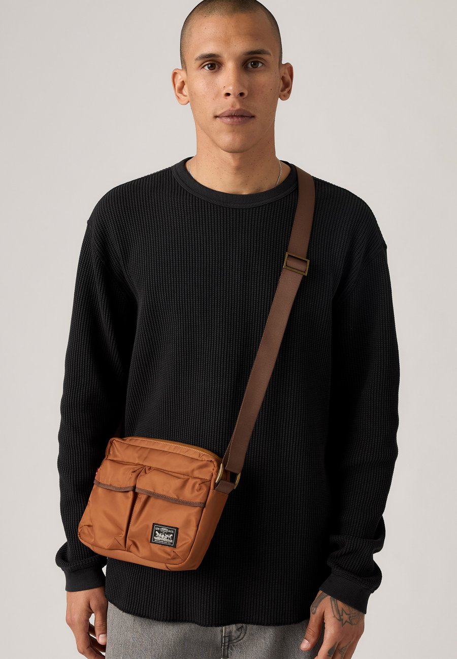 Сумка кросс-боди Levi's UNISEX, Golden-Brown/Brown
Сумка кросс-боди Levi's UNISEX, Golden-Brown/Brown
