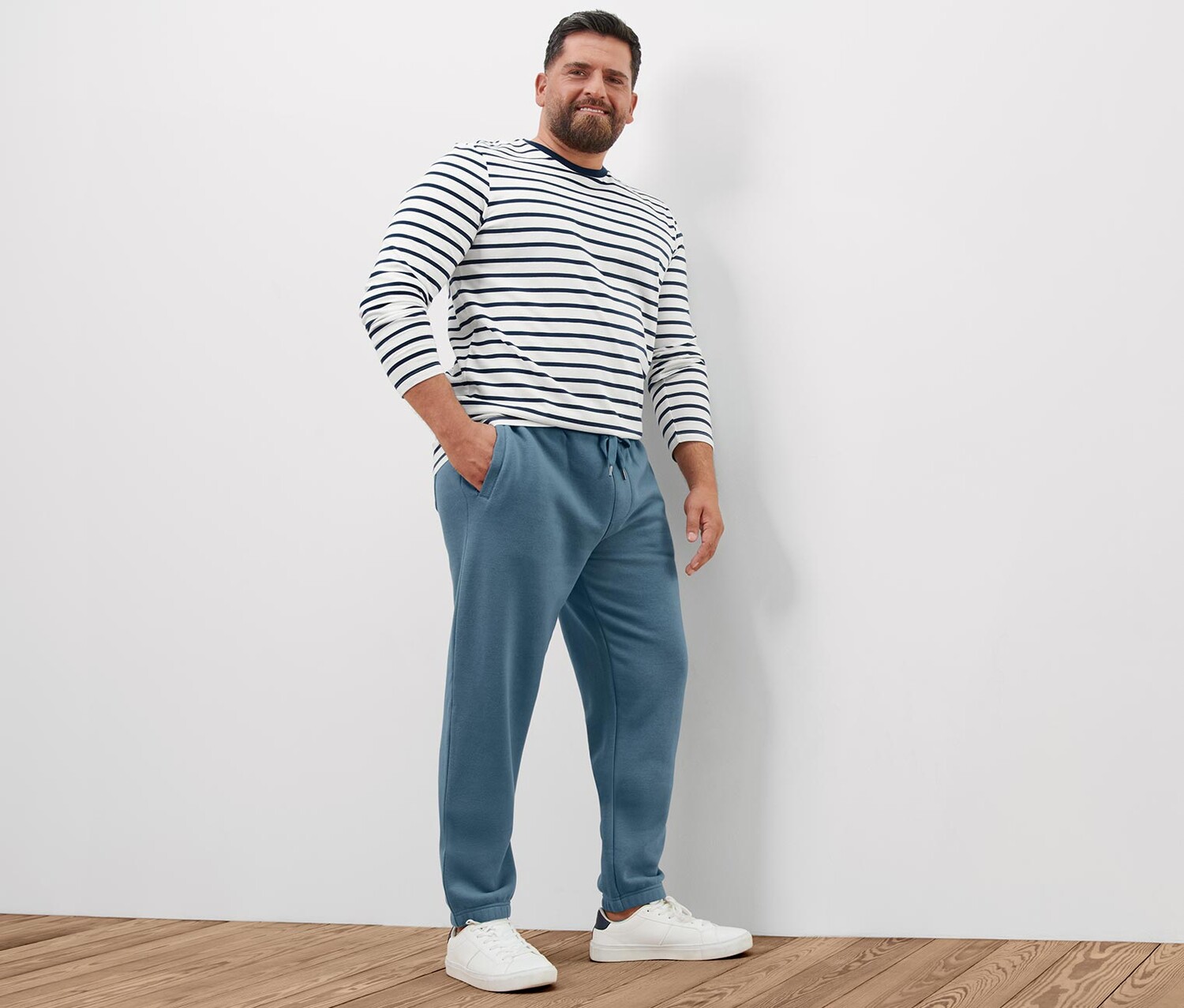 Спортивные штаны Tchibo, дымчатый синий
Спортивные штаны Tchibo, дымчатый синий