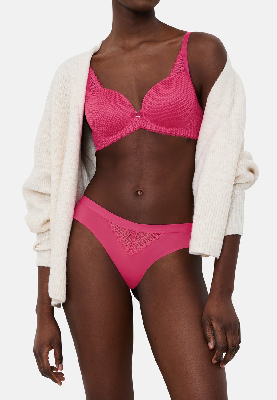 Брифы Triumph AURA SPOTLIGHT T BRAZIL, Flashy Pink/Pink
Брифы Triumph AURA SPOTLIGHT T BRAZIL, Flashy Pink/Pink