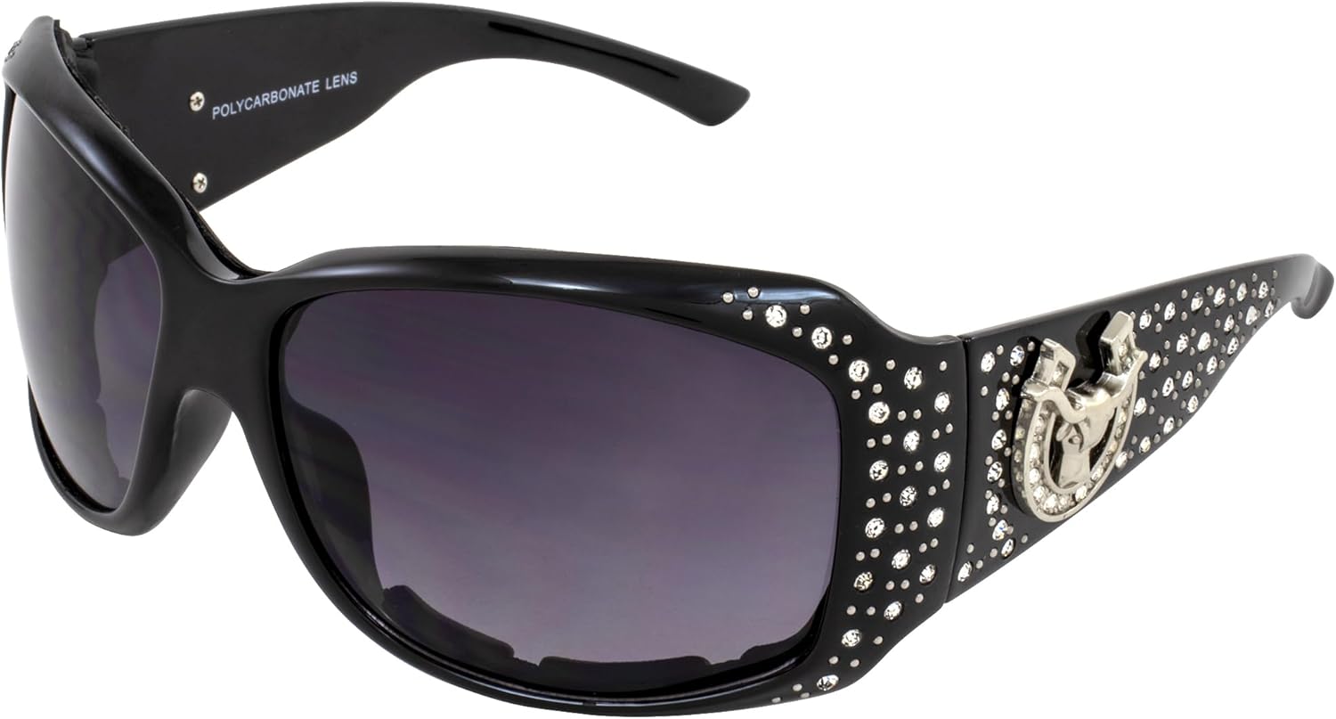 Женские солнцезащитные очки Rodeo Queen Bullheaded Motorcycle Horseshoe с блестящей черной оправой, поролоновой подкладкой, стразами и линзами с дымчатым градиентом, Black-smoke
Женские солнцезащитные очки Rodeo Queen Bullheaded Motorcycle Horseshoe с блестящей черной оправой, поролоновой подкладкой, стразами и линзами с дымчатым градиентом, Black-smoke