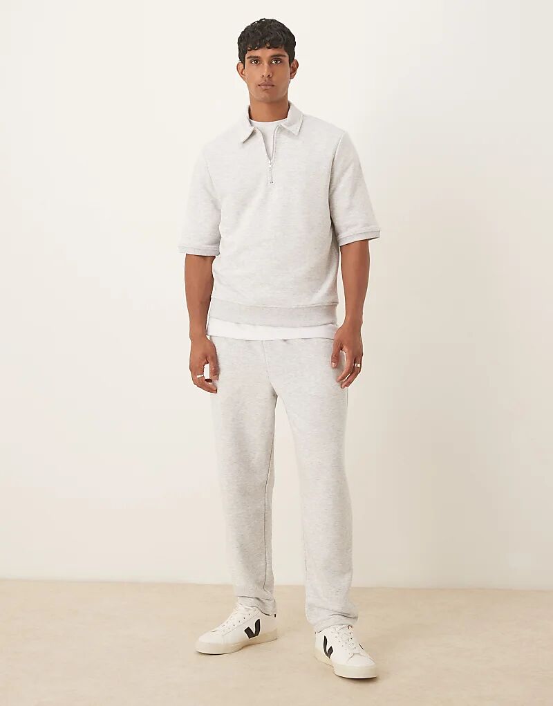 Зауженные спортивные брюки ASOS DESIGN с петлями сзади и боковыми вставками серого меланжевого цвета
Зауженные спортивные брюки ASOS DESIGN с петлями сзади и боковыми вставками серого меланжевого цвета