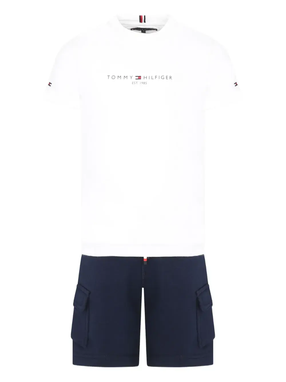 Комплект из футболки и шортов карго с логотипом Tommy Hilfiger Junior, белый
Комплект из футболки и шортов карго с логотипом Tommy Hilfiger Junior, белый