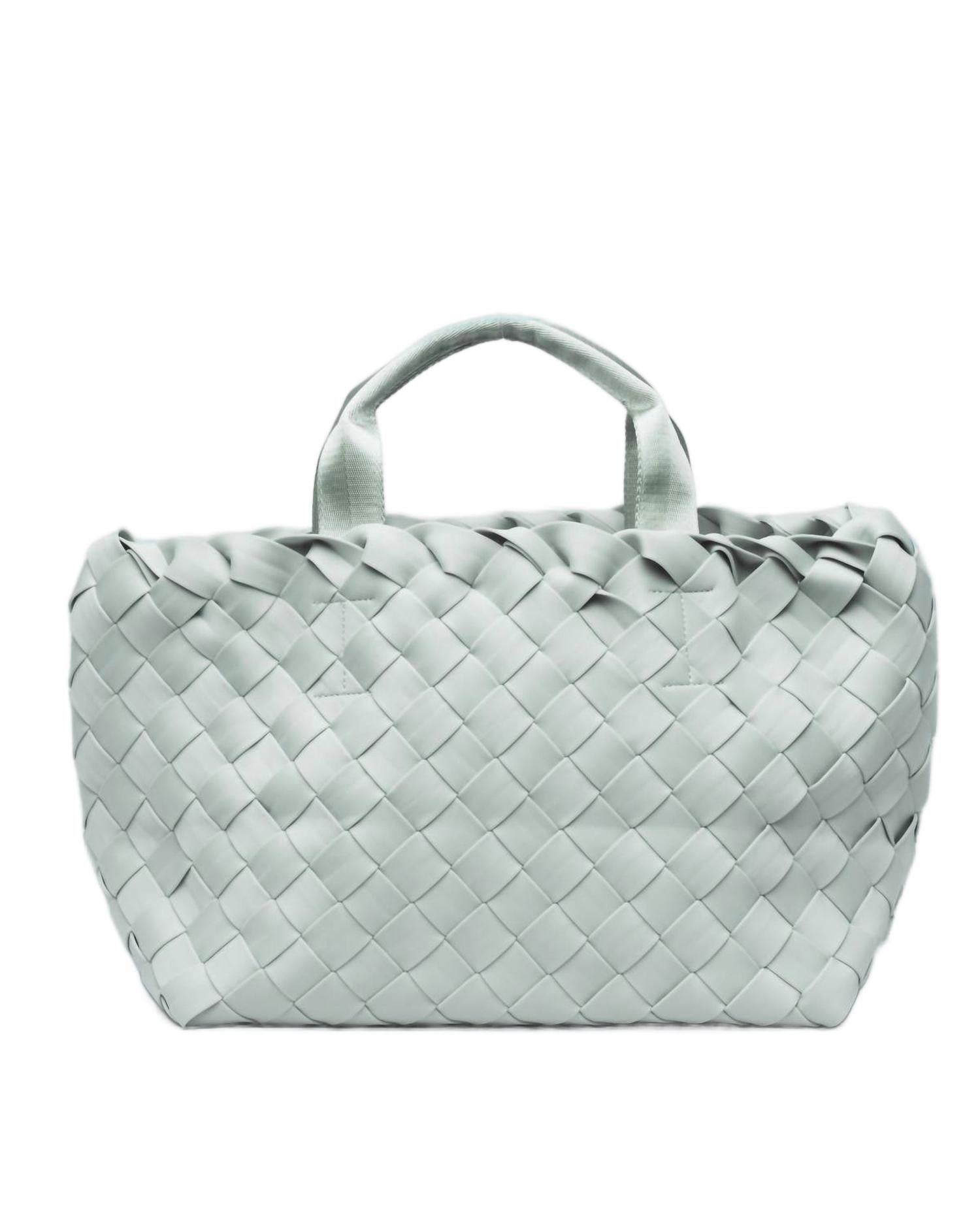 Женская сумка-тоут Tangier Medium в цвете Mist Naghedi, Mist
Женская сумка-тоут Tangier Medium в цвете Mist Naghedi, Mist