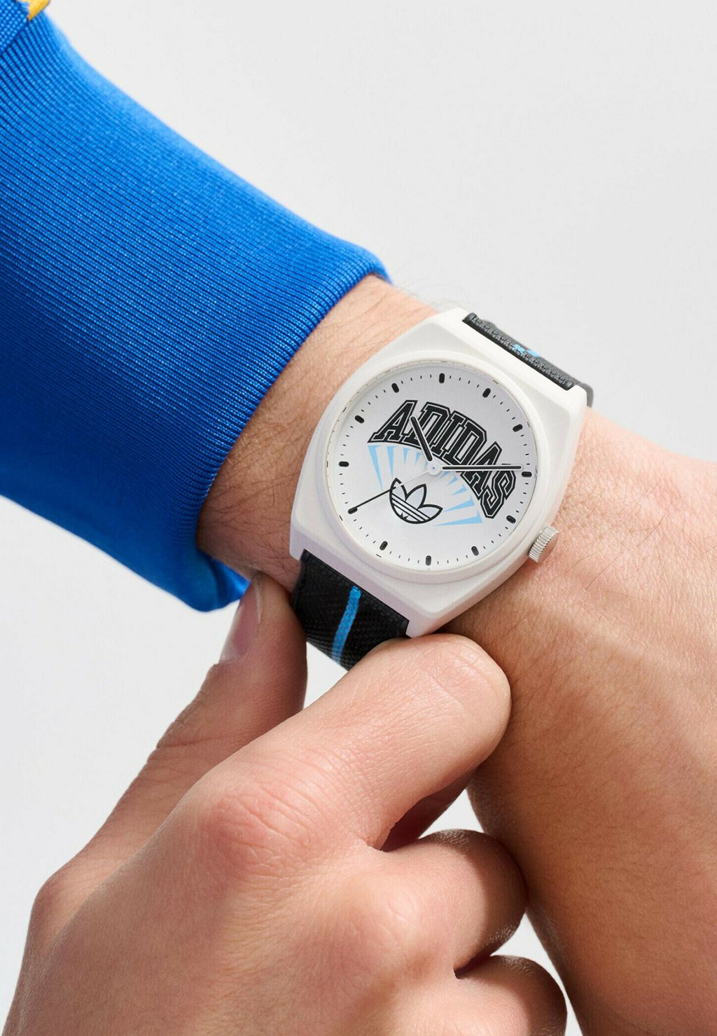 Часы Adidas Originals, синий
Часы Adidas Originals, синий