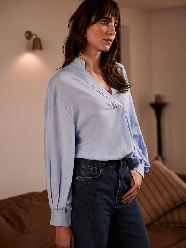 Блузка из шамбре с плиссированными рукавами Mint Velvet, светло-синий
Блузка из шамбре с плиссированными рукавами Mint Velvet, светло-синий