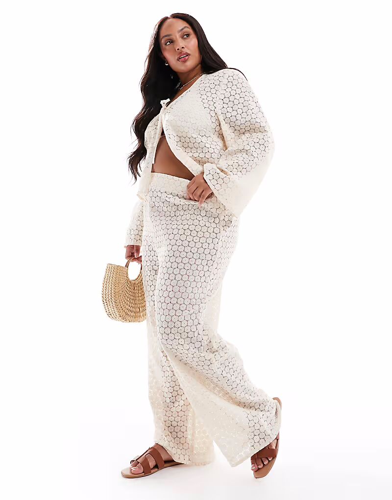 Эксклюзивные пляжные брюки Esmee Curve, связанные крючком, кремового цвета
Эксклюзивные пляжные брюки Esmee Curve, связанные крючком, кремового цвета