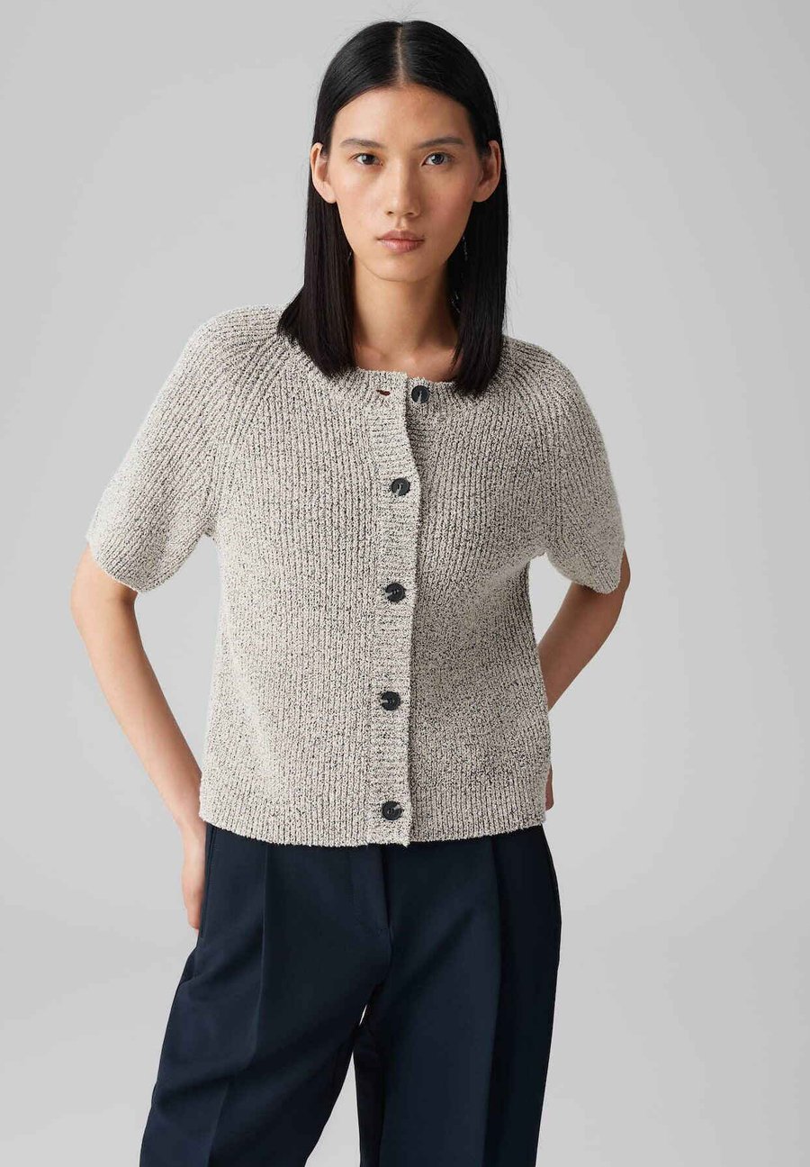 Кардиган OPUS SLIM FIT MOULINE, Coal Blue/Dark Blue
Кардиган OPUS SLIM FIT MOULINE, Coal Blue/Dark Blue