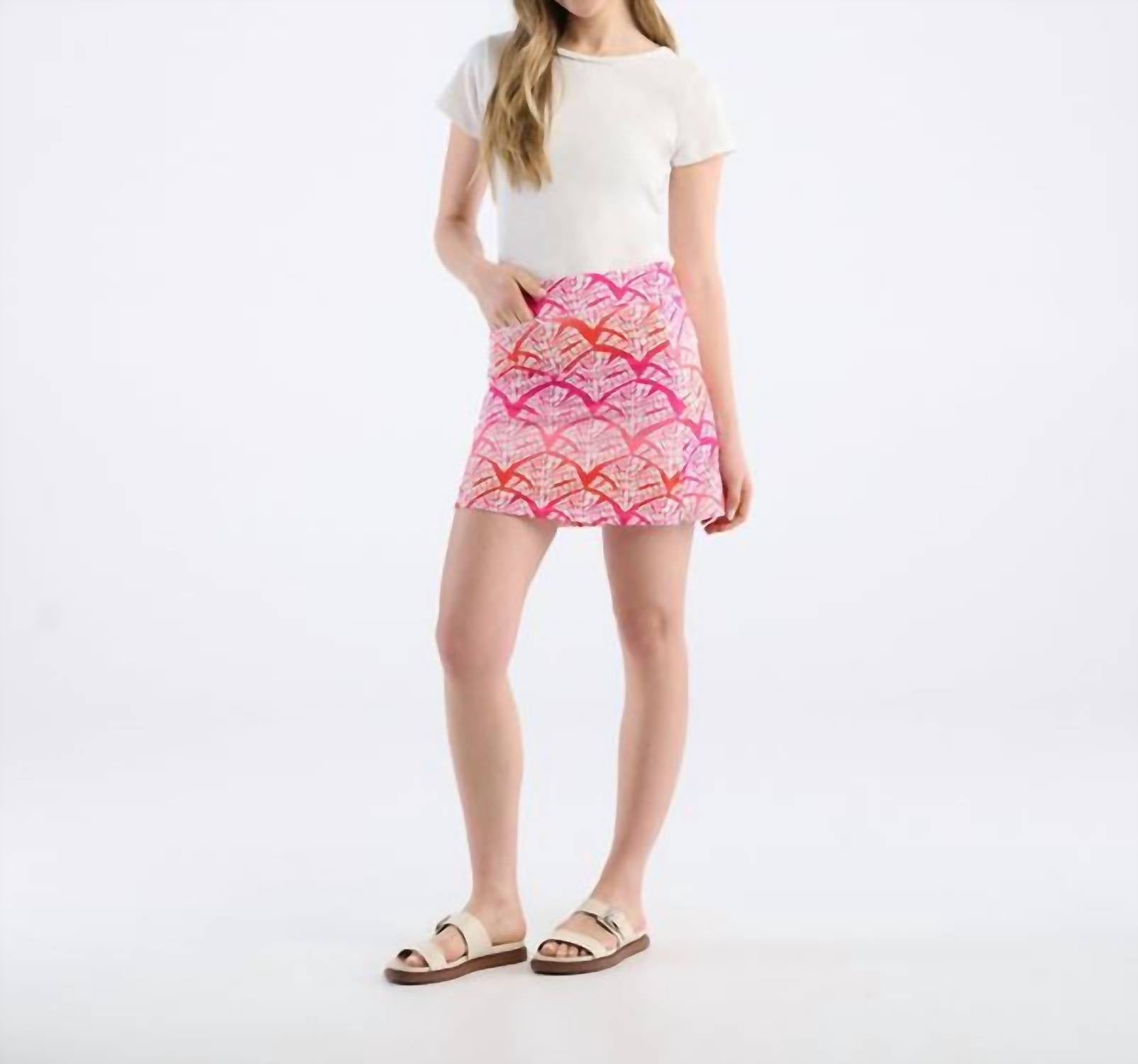 Радужная юбка-шорты в розовом Little Blue House
Радужная юбка-шорты в розовом Little Blue House