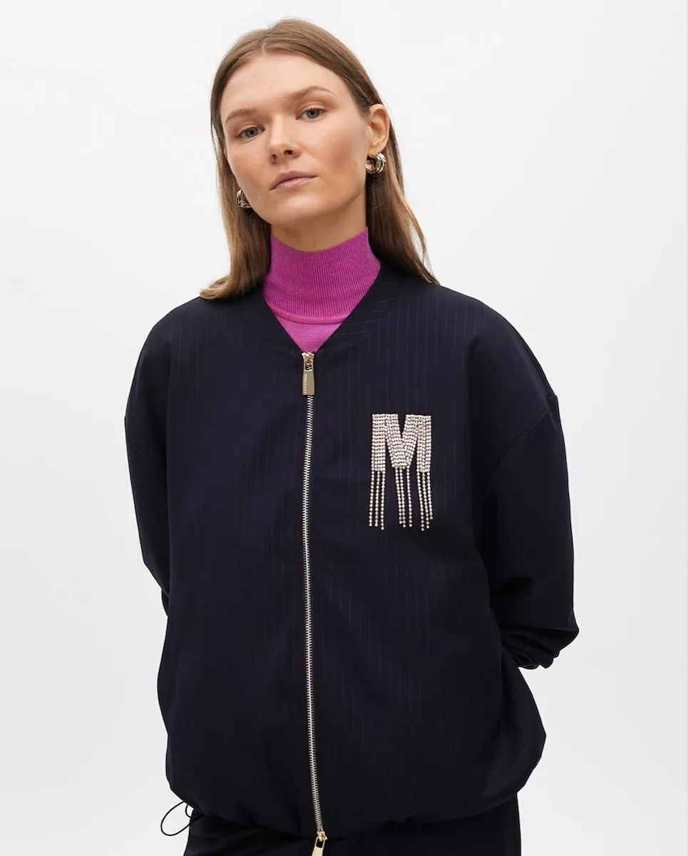 Женская бомбер-куртка с дипломатической полосой Lola Casademunt, черный
Женская бомбер-куртка с дипломатической полосой Lola Casademunt, черный