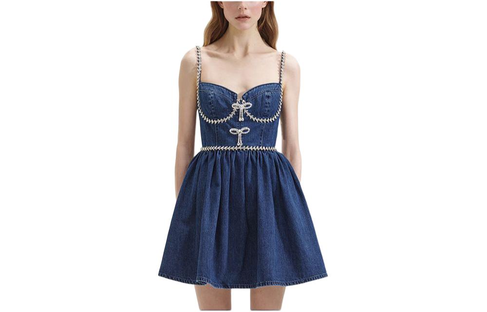 Селфи в джинсовом мини-платье с бантом Self-portrait, синий деним
Селфи в джинсовом мини-платье с бантом Self-portrait, синий деним