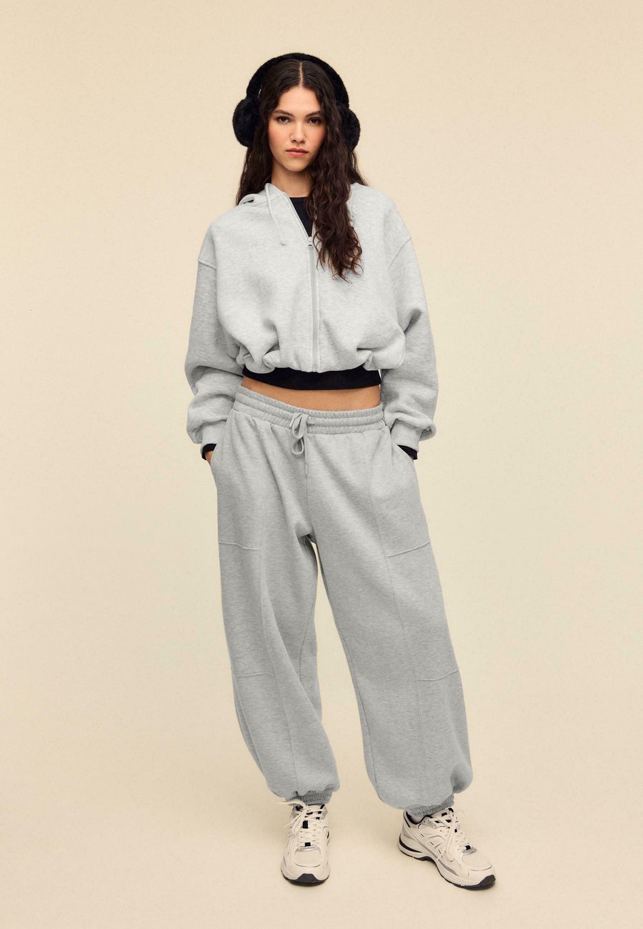 Толстовка Stradivarius PRINTED HOODED, Light Grey, Серый, Толстовка Stradivarius PRINTED HOODED, Light Grey
Толстовка Stradivarius PRINTED HOODED, Light Grey, Серый, Толстовка Stradivarius PRINTED HOODED, Light Grey