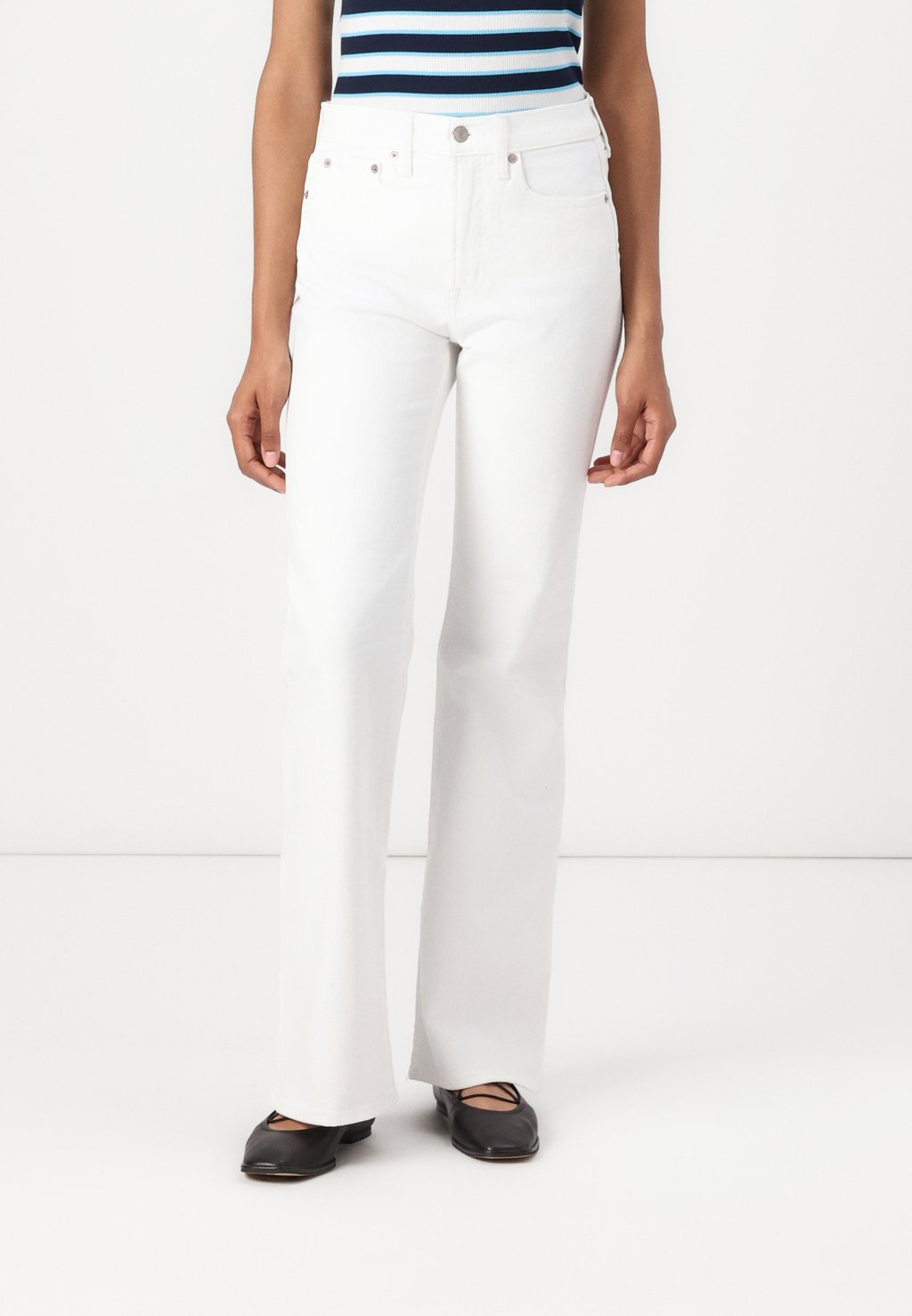 Расклешенные джинсы GAP, белый
Расклешенные джинсы GAP, белый