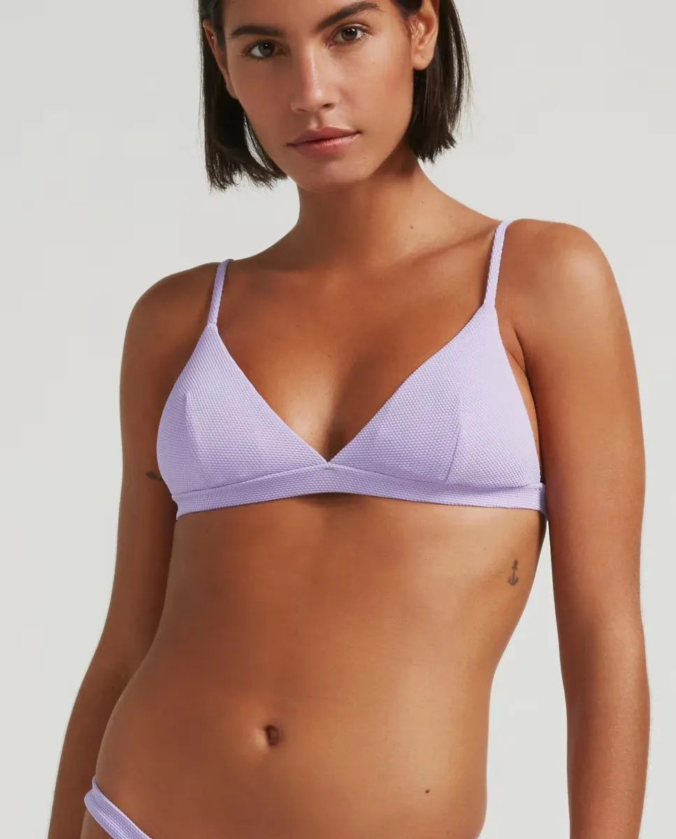 Спортивный бюстгальтер бикини с треугольными чашечками пике из структурированной ткани и съемными поролоновыми вставками Robin Collection, цвет Lila
Спортивный бюстгальтер бикини с треугольными чашечками пике из структурированной ткани и съемными поролоновыми вставками Robin Collection, цвет Lila