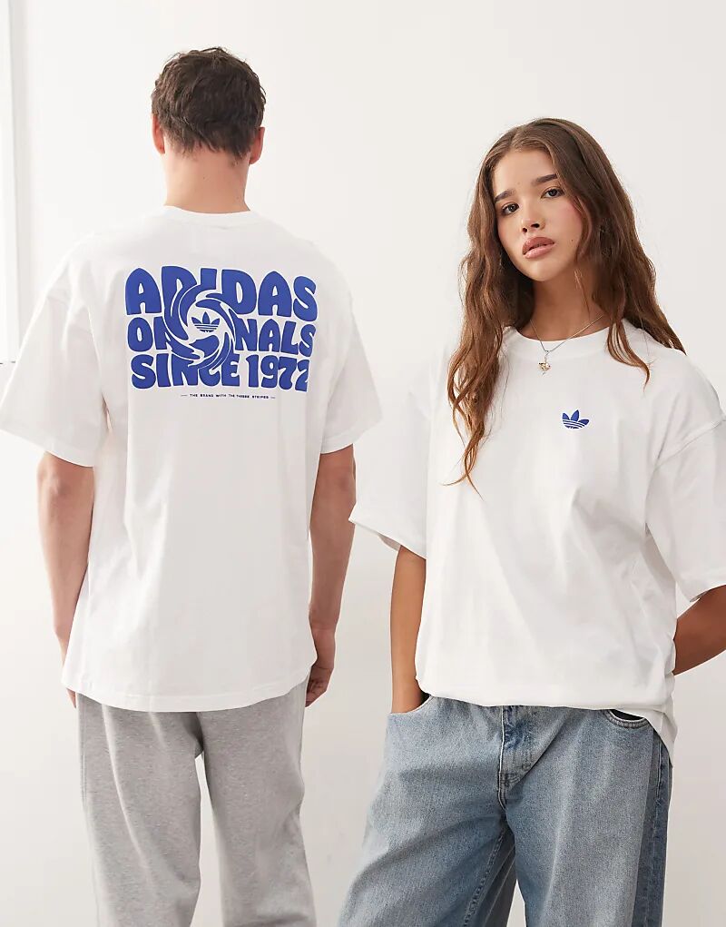 Футболка Adidas Originals с закрученным рисунком на спине белого цвета
Футболка Adidas Originals с закрученным рисунком на спине белого цвета