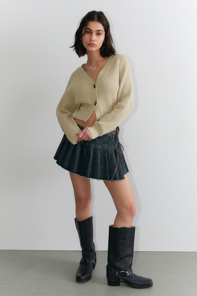 Короткий кардиган крупной вязки Monki, бежевый
Короткий кардиган крупной вязки Monki, бежевый