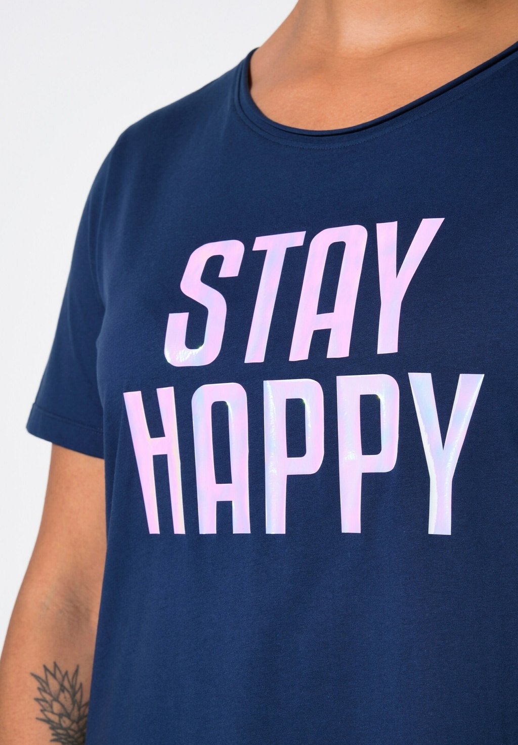 Футболка с принтом Angel of Style, темно-синий
Футболка с принтом Angel of Style, темно-синий