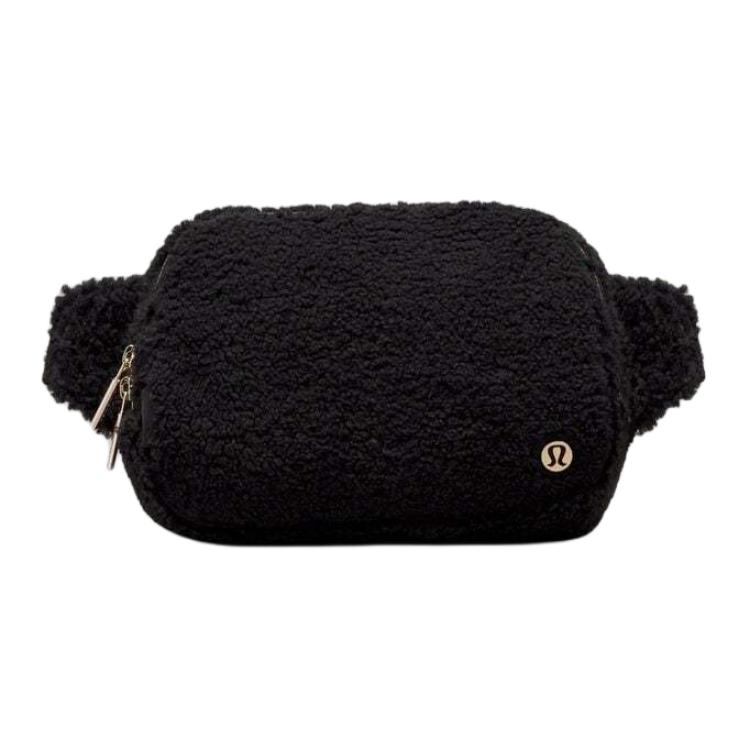 Lululemon Шерстяной поясной рюкзак большого размера женский черный золотой, Black Gold
Lululemon Шерстяной поясной рюкзак большого размера женский черный золотой, Black Gold