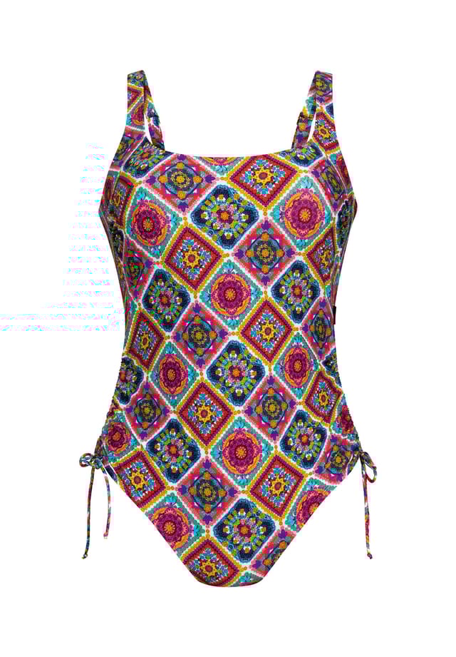 Вязаный крючком купальник с цветком Anita, цвет original
Вязаный крючком купальник с цветком Anita, цвет original