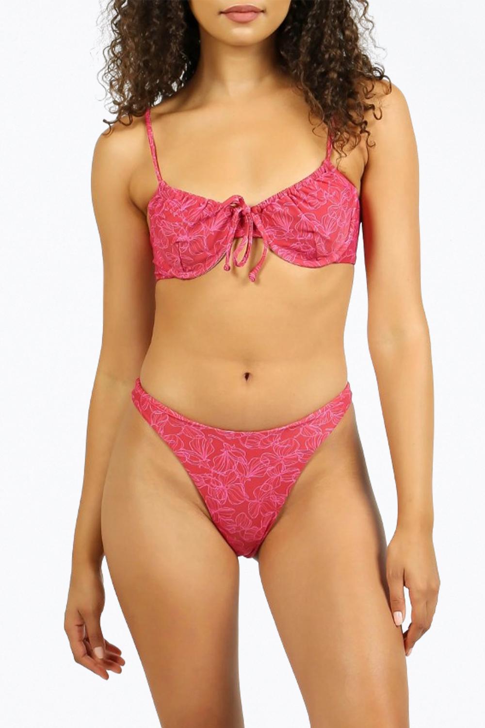 Португалия Бикини-трусы с высокой посадкой в эко-цвете гуава блум NIRVANIC, Eco Guava Bloom
Португалия Бикини-трусы с высокой посадкой в эко-цвете гуава блум NIRVANIC, Eco Guava Bloom