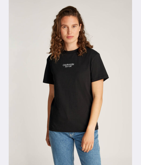 Футболка женская Calvin Klein с надписью, черный
Футболка женская Calvin Klein с надписью, черный