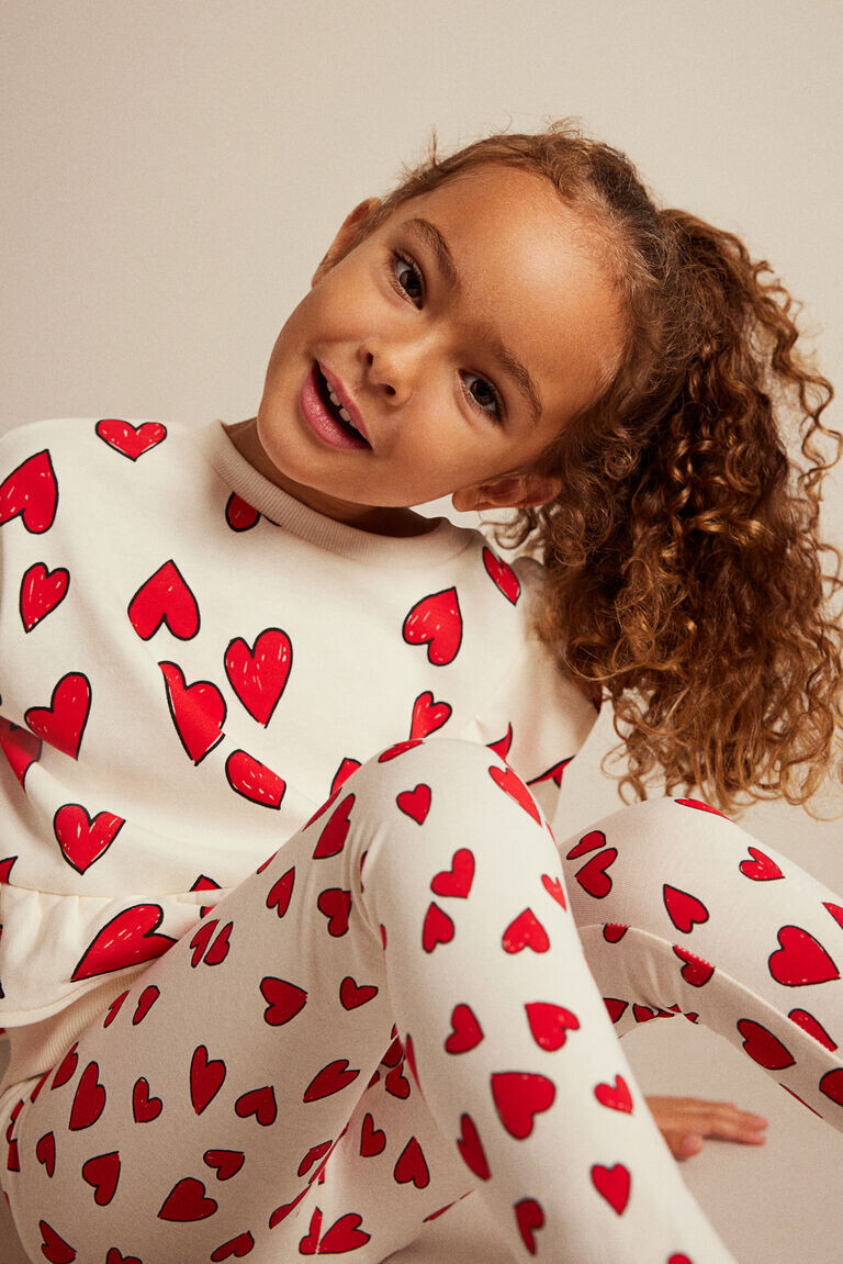 Комплект из двух предметов: толстовка и леггинсы H&M, белый
Комплект из двух предметов: толстовка и леггинсы H&M, белый