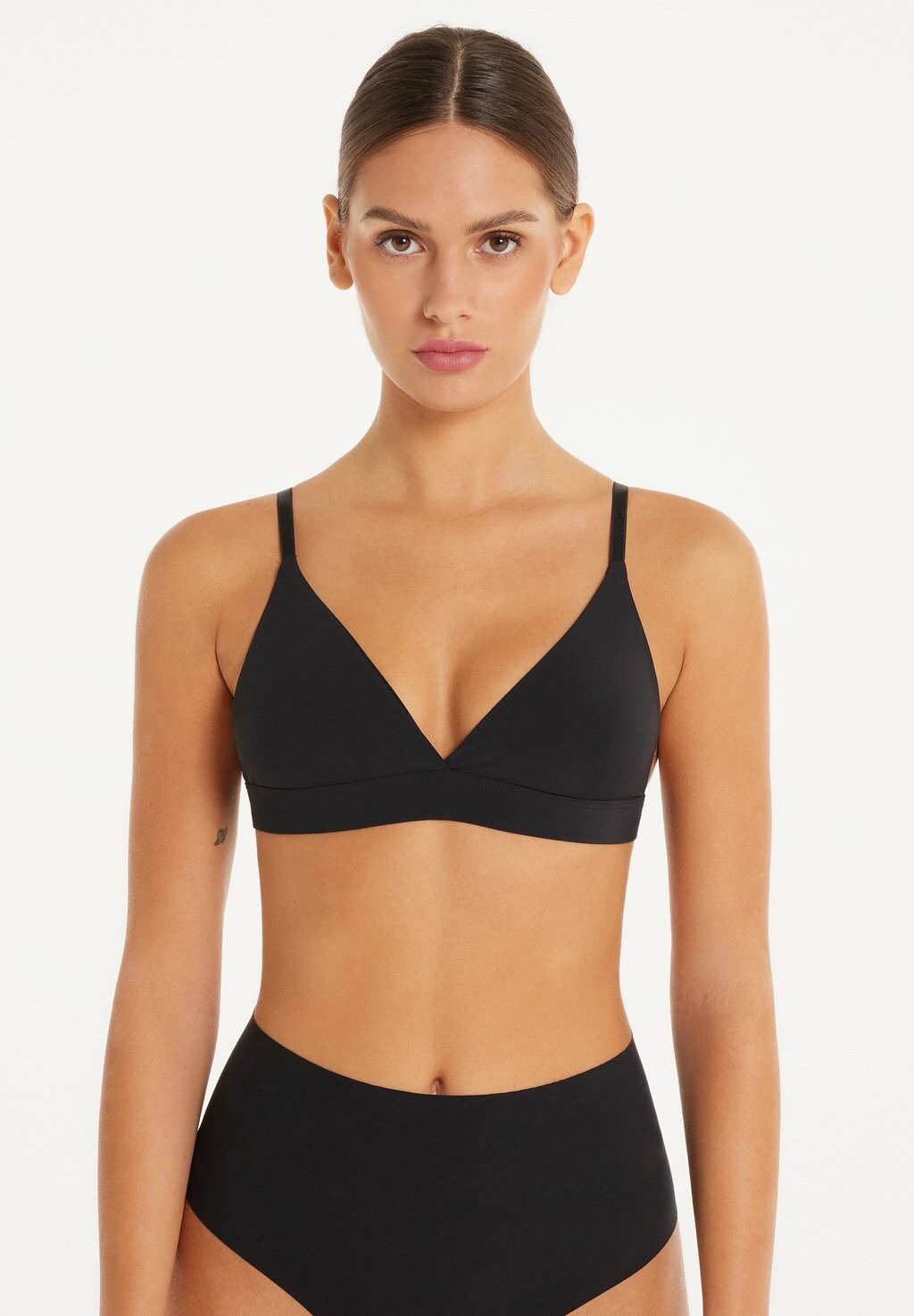 Треугольный бюстгальтер LISBON Tezenis, черный
Треугольный бюстгальтер LISBON Tezenis, черный