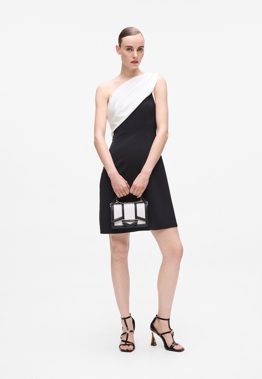 Сумка KARL LAGERFELD NOVA CROSSBODY , White/Black/Black
Сумка KARL LAGERFELD NOVA CROSSBODY , White/Black/Black