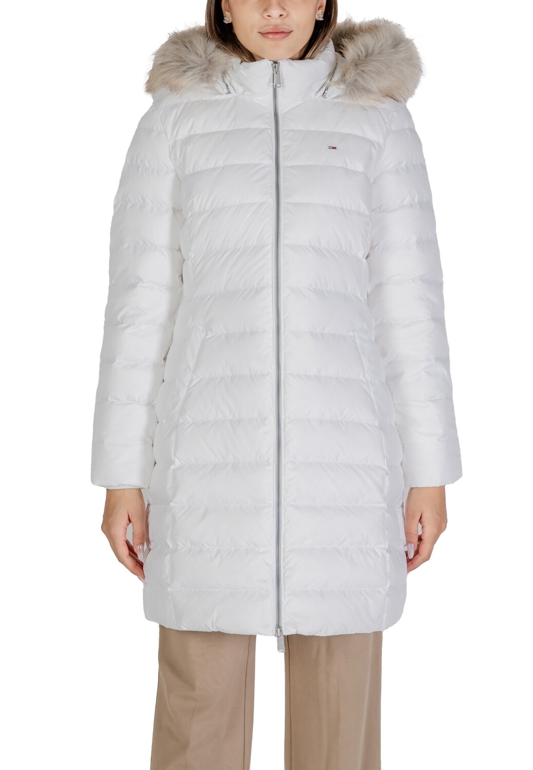 Куртка Tommy Jeans стеганая длинная, белый
Куртка Tommy Jeans стеганая длинная, белый