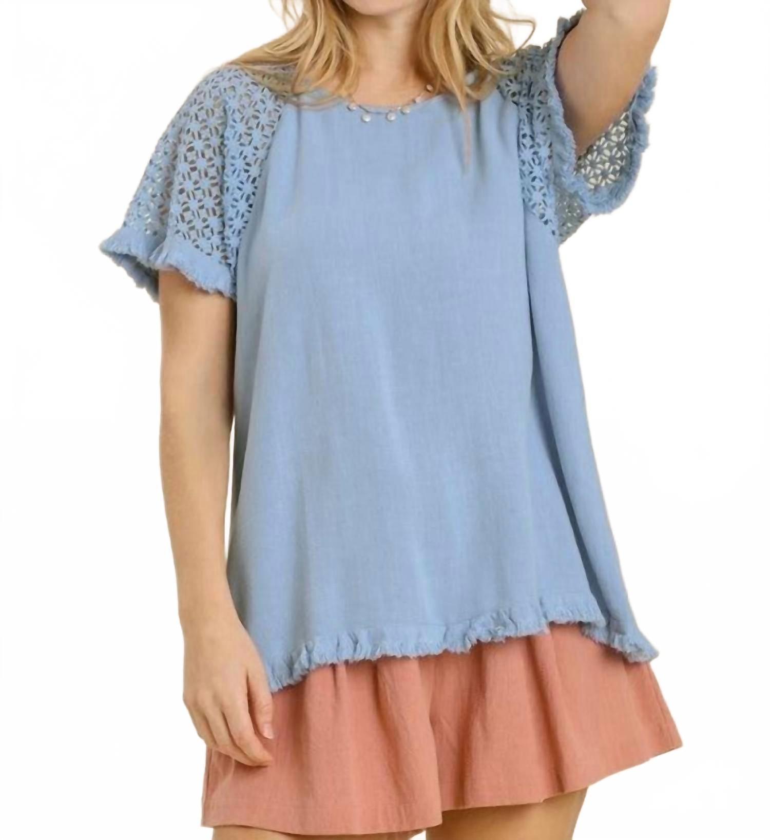 Umgee Топ с бахромой и вязаными деталями - размер «плюс», небесно-голубой цвет
Umgee Топ с бахромой и вязаными деталями - размер «плюс», небесно-голубой цвет