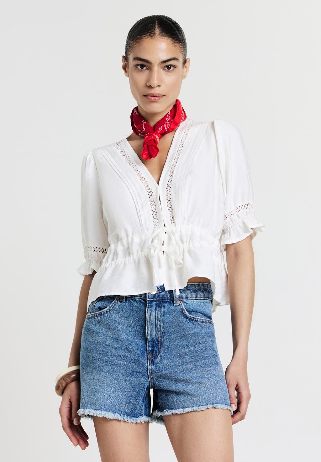 Джинсовые шорты Calliope, цвет Blu Denim Medio
Джинсовые шорты Calliope, цвет Blu Denim Medio