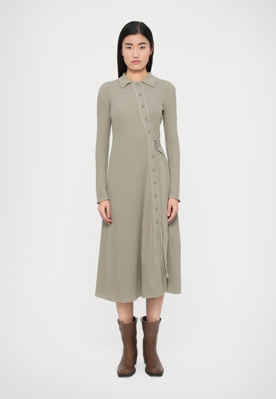Платье MAX&Co. GETTITO KLEID, Salbei/Grey
Платье MAX&Co. GETTITO KLEID, Salbei/Grey