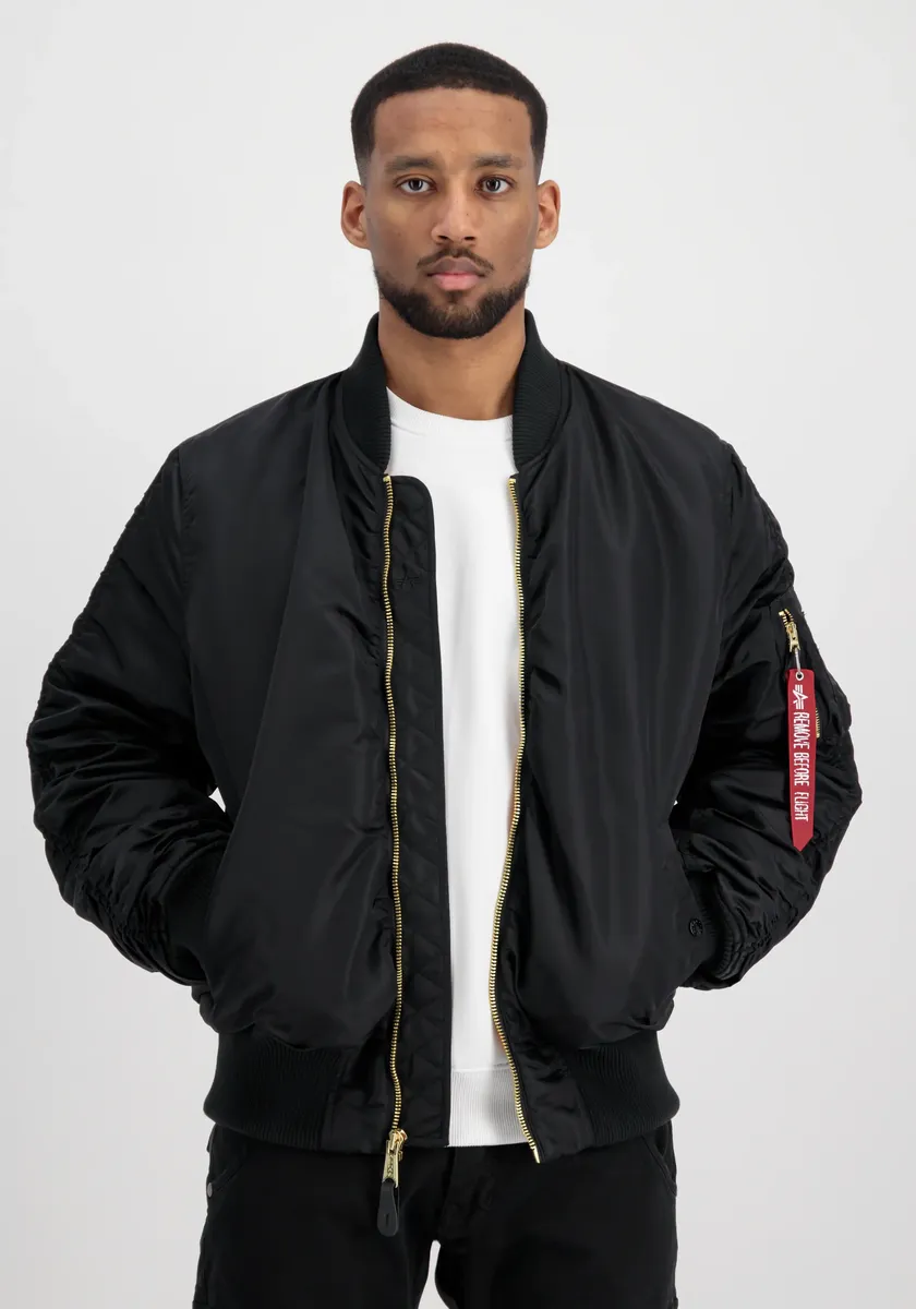 Куртка-бомбер Alpha Industries " Alpha Industries Мужчины - Куртки-бомберы MA-1 OS Puckered", черный 
Куртка-бомбер Alpha Industries " Alpha Industries Мужчины - Куртки-бомберы MA-1 OS Puckered", черный