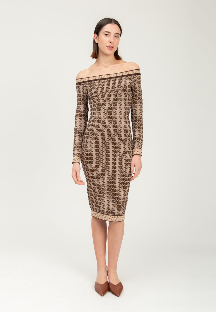 Платье INFLUENCER LOGO, Beige
Платье INFLUENCER LOGO, Beige