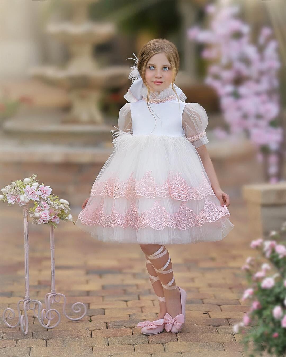 Платье Laila с перьями и вышивкой Petite Maison Kids, белый
Платье Laila с перьями и вышивкой Petite Maison Kids, белый