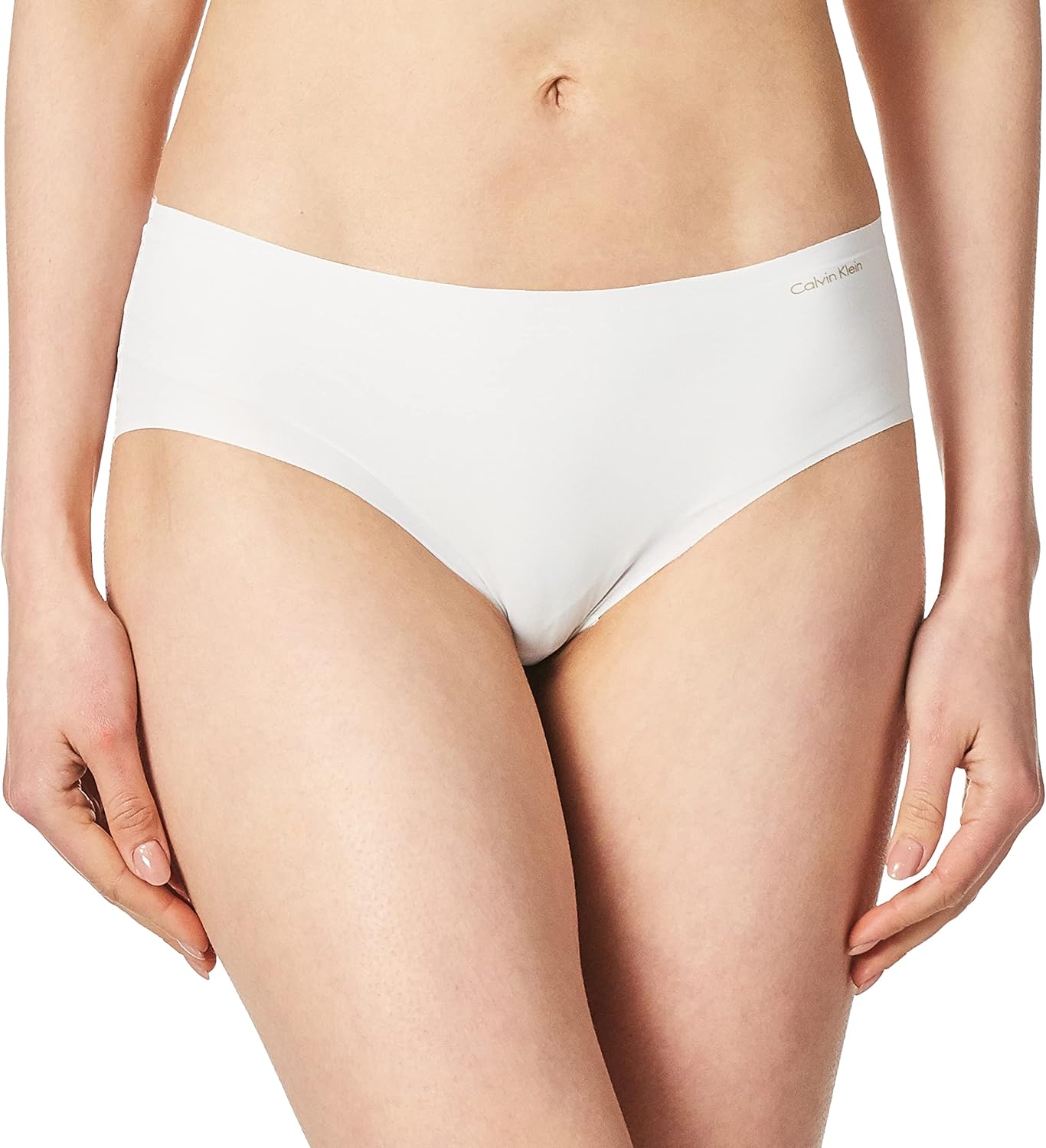 Трусики-хипстеры Calvin Klein Invisibles Multipack, White
Трусики-хипстеры Calvin Klein Invisibles Multipack, White
