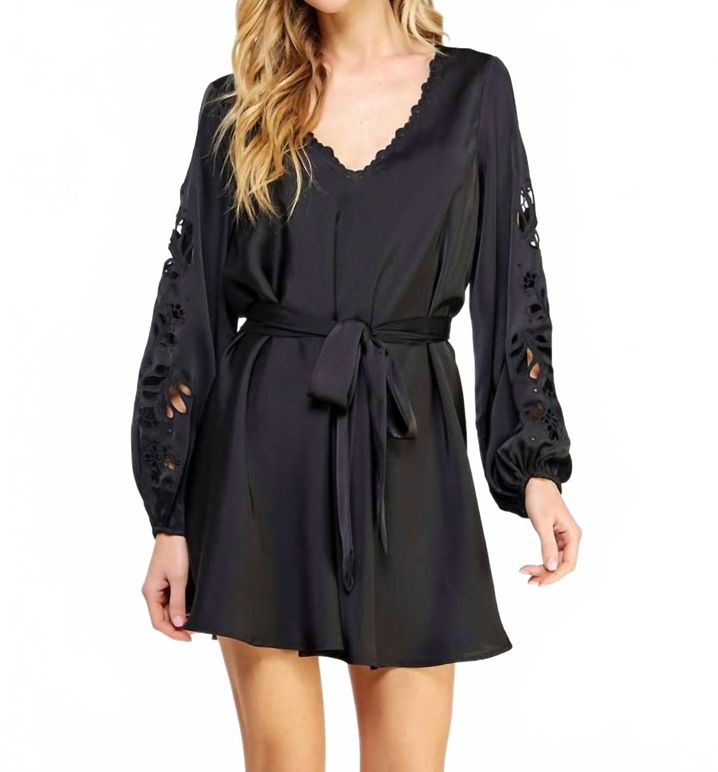 Черное сатиновое мини-платье с вышивкой и ажурными вставками Strut & Bolt 
Черное сатиновое мини-платье с вышивкой и ажурными вставками Strut & Bolt