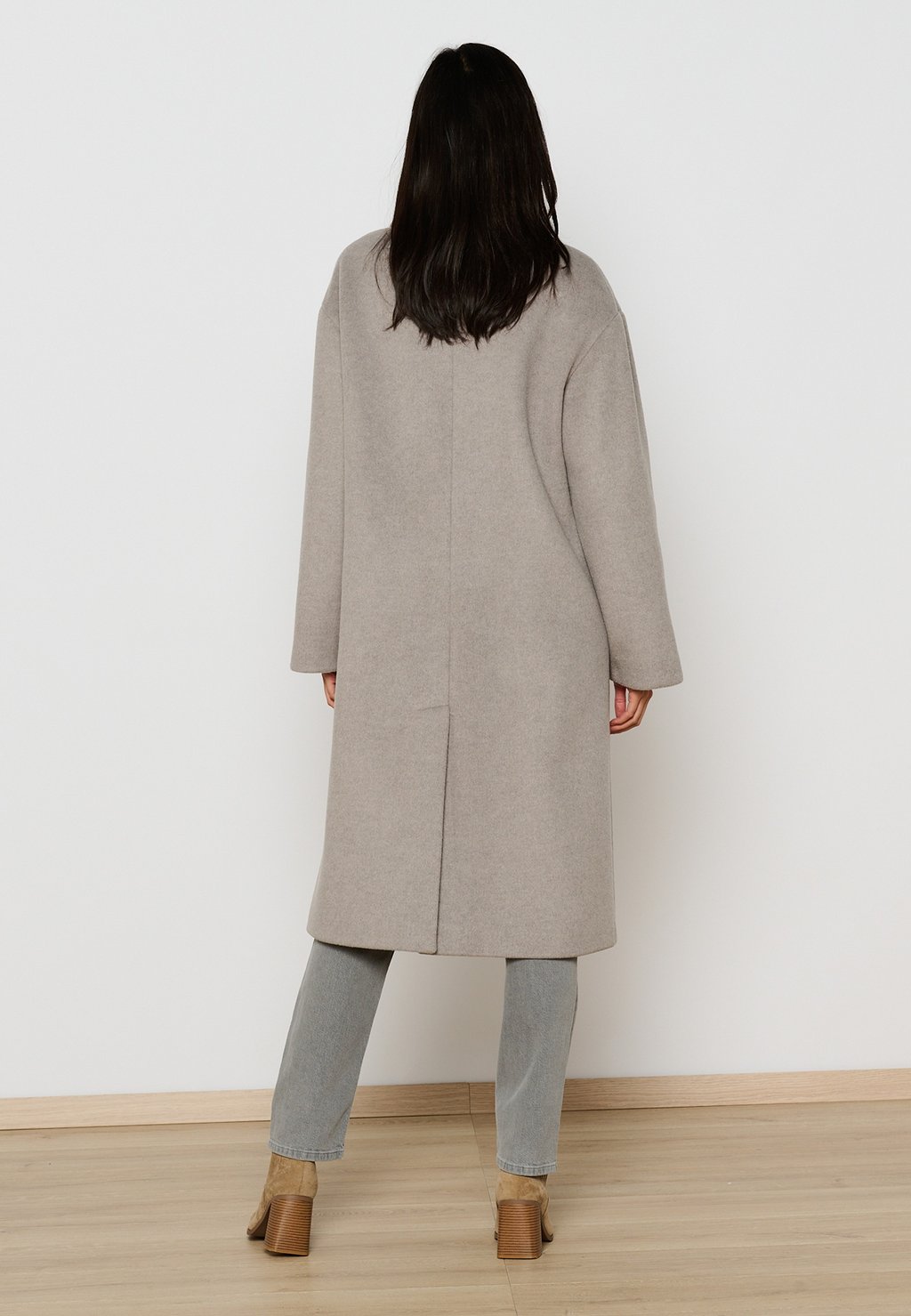 Классическое пальто LolaLiza, серо-коричневый
Классическое пальто LolaLiza, серо-коричневый