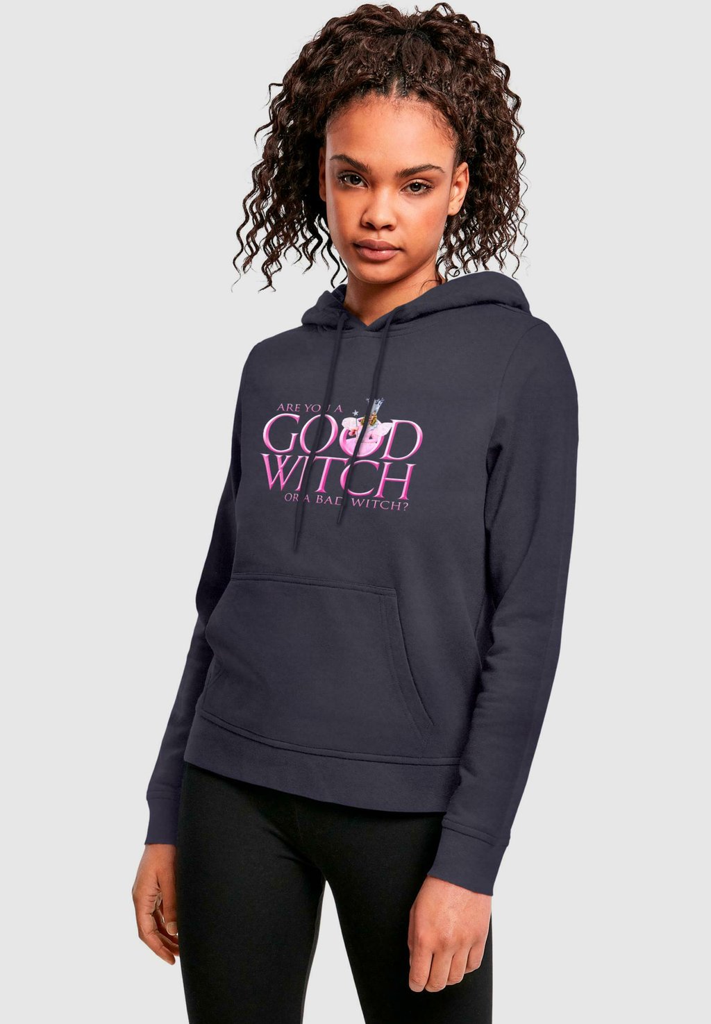 Толстовка THE WIZARD OF OZ - GOOD WITCH BASIC - Hoodie ABSOLUTE CULT, темно-синий
Толстовка THE WIZARD OF OZ - GOOD WITCH BASIC - Hoodie ABSOLUTE CULT, темно-синий