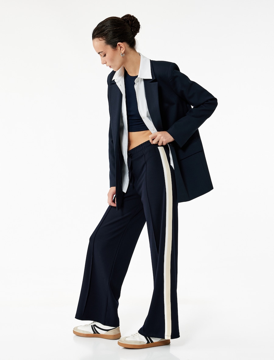 Обычные брюки Koton, темно-синий
Обычные брюки Koton, темно-синий