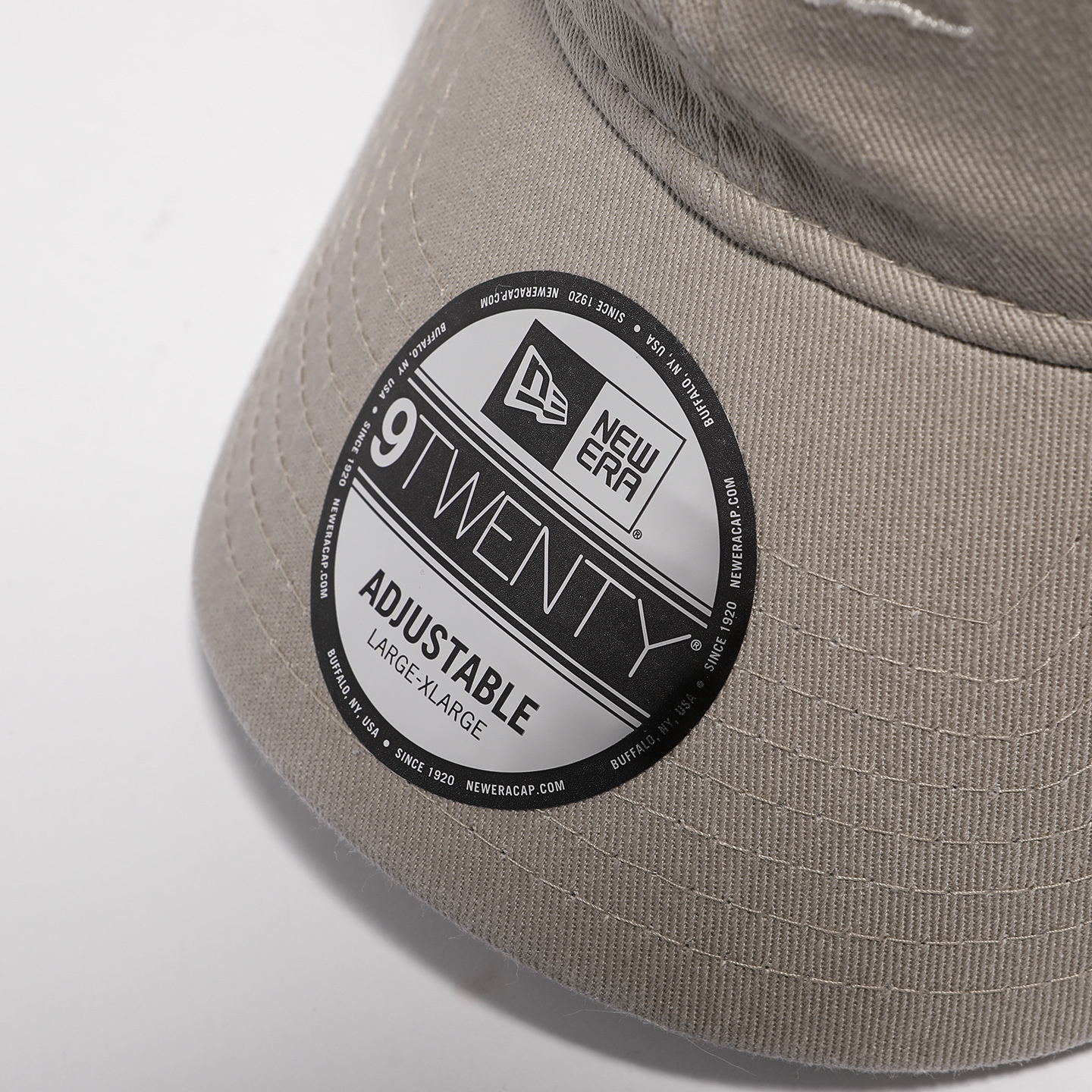 Хлопковая бейсболка унисекс New Era
Хлопковая бейсболка унисекс New Era