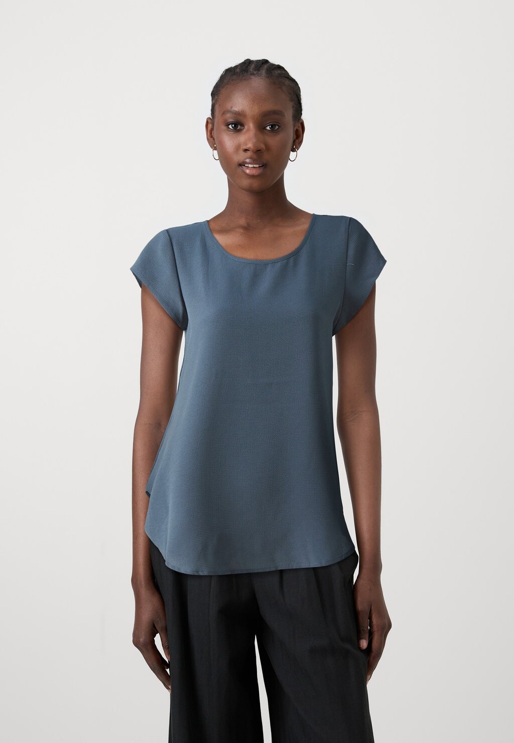 Блуза ONLVIC ONLY, темно-синий
Блуза ONLVIC ONLY, темно-синий